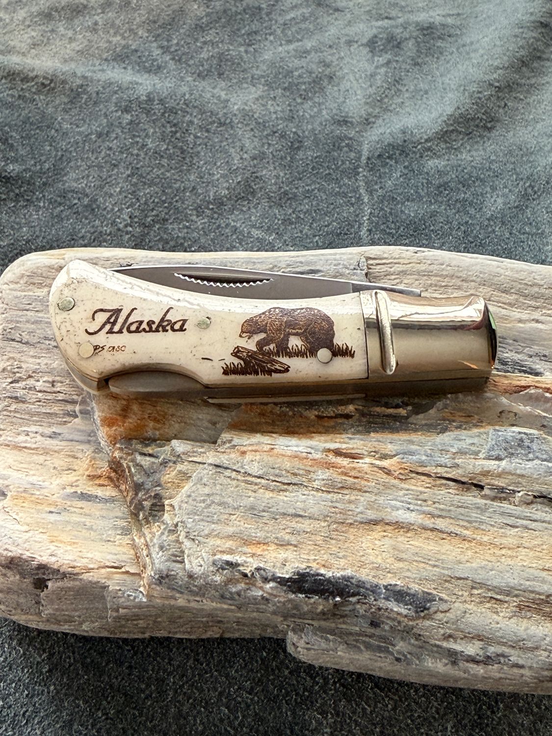 Mini Lockback  Bear/Stump