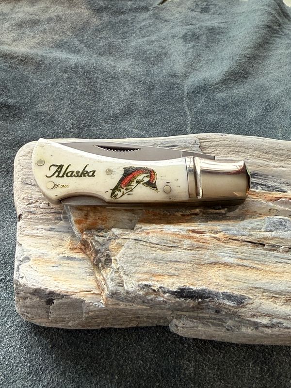 Mini Lockback  Trout Tail Flip