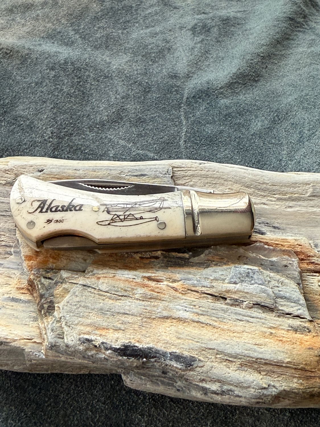 Mini Lockback  Float Plane