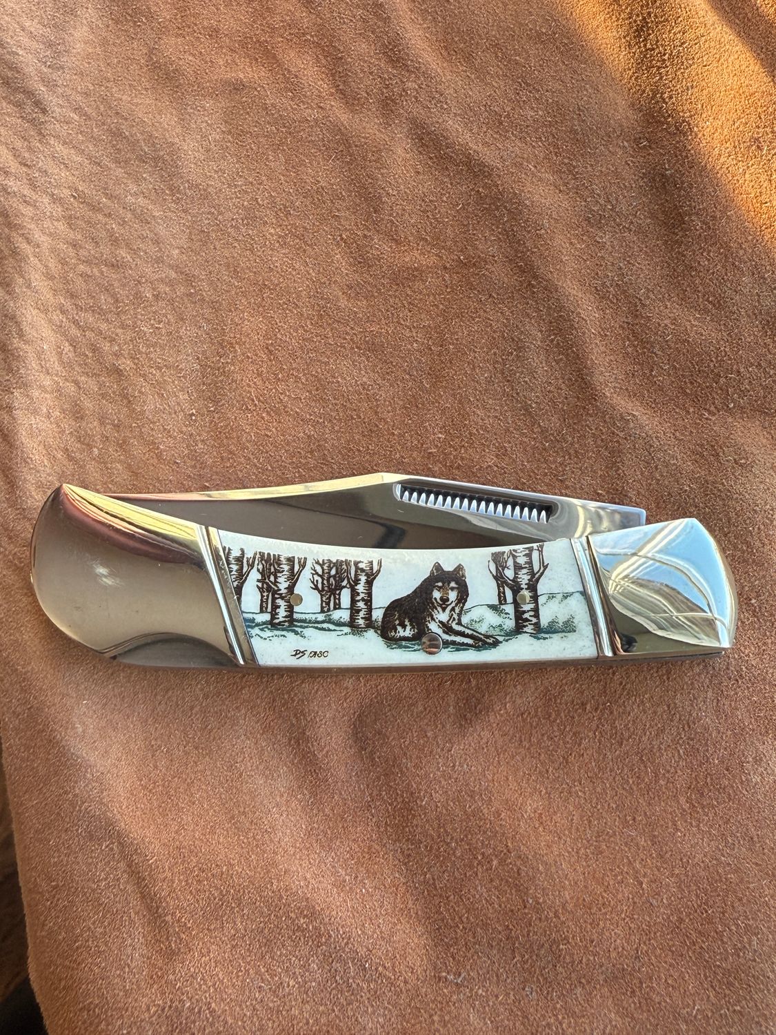 3.75" Lock Back (Color) KN192C Laying Wolf