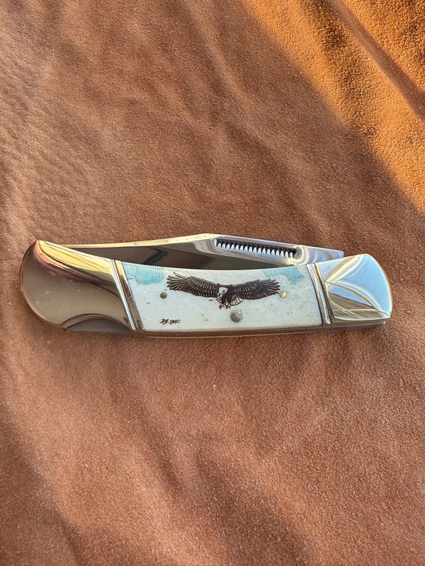 3.75" Lock Back (Color) KN192C Stretched Soaring Eagle