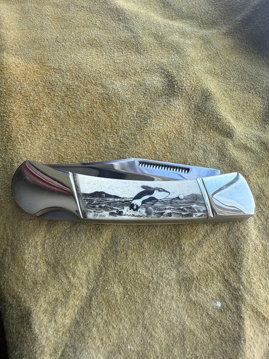 3.75" Lock Back (Black)  Orca