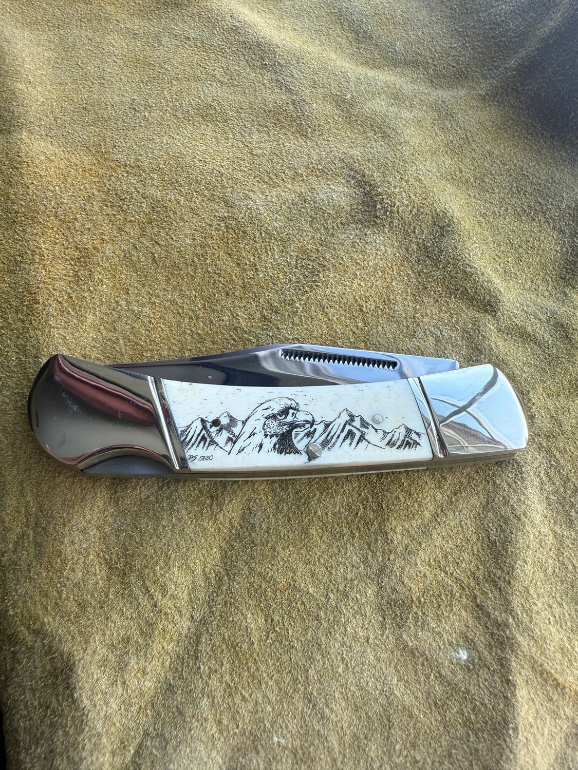 3.75" Lock Back (Black)  Bald Eagle Head