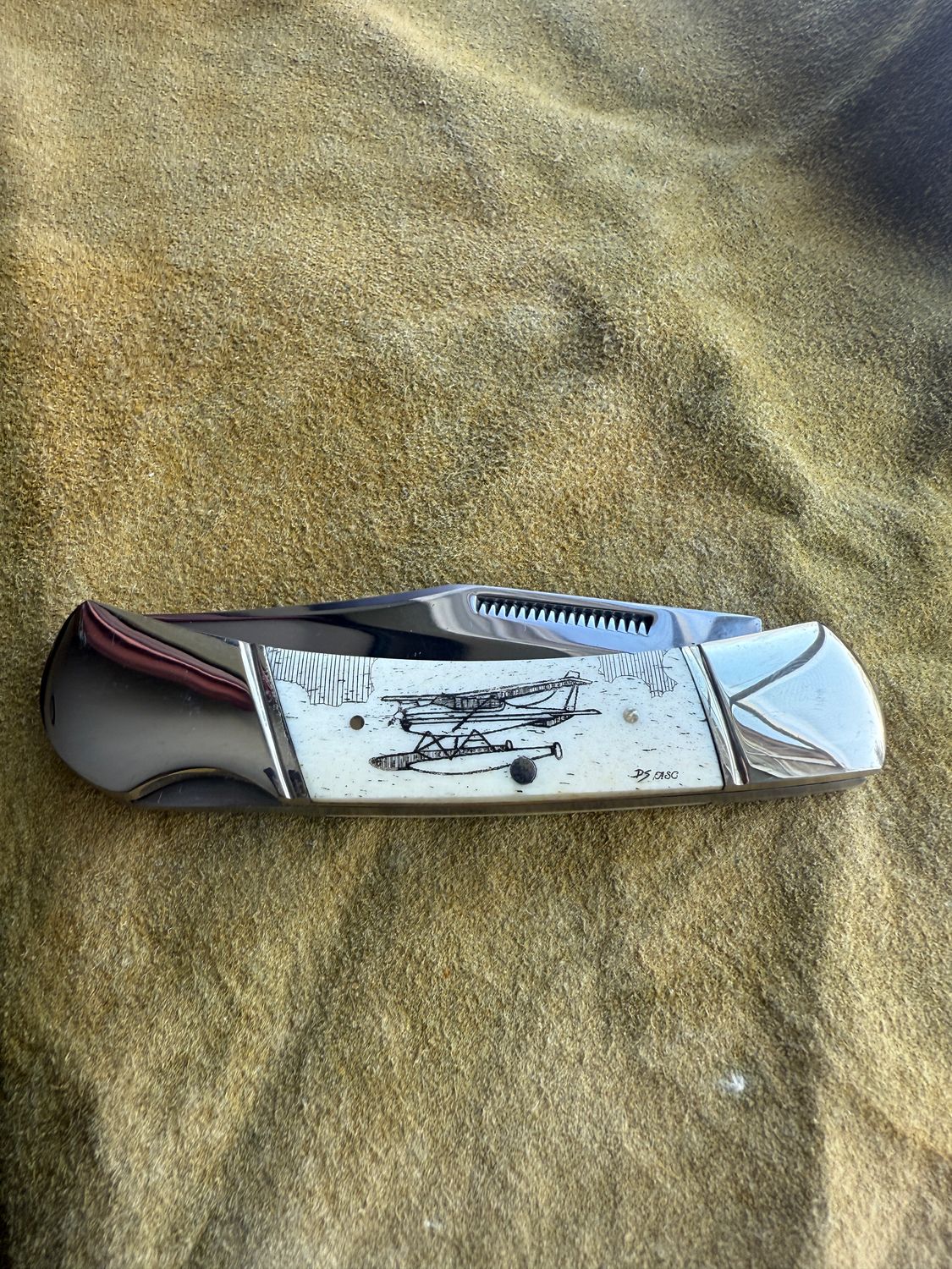 3.75" Lock Back (Black)  Float Plane