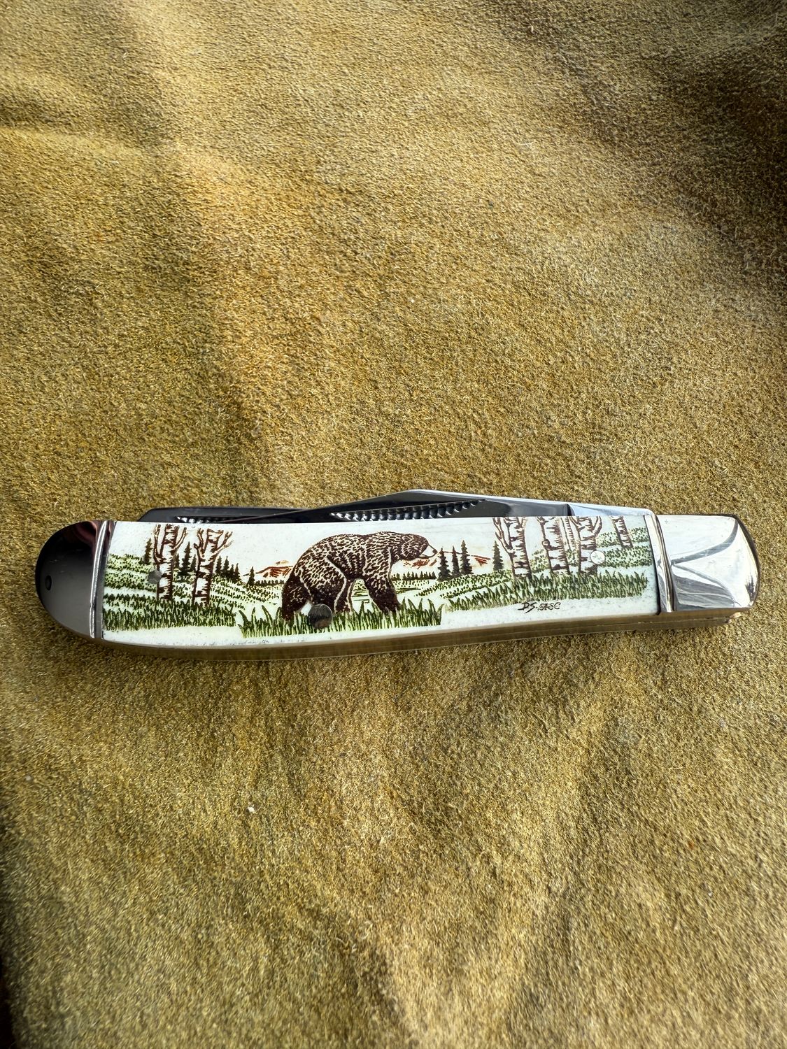 3.5" Double Blade Trapper (Color) (KN100C) Bear Walking