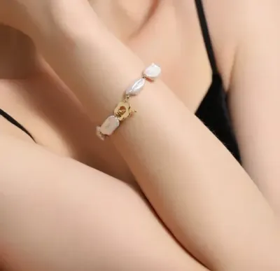 Pulseras y anillos