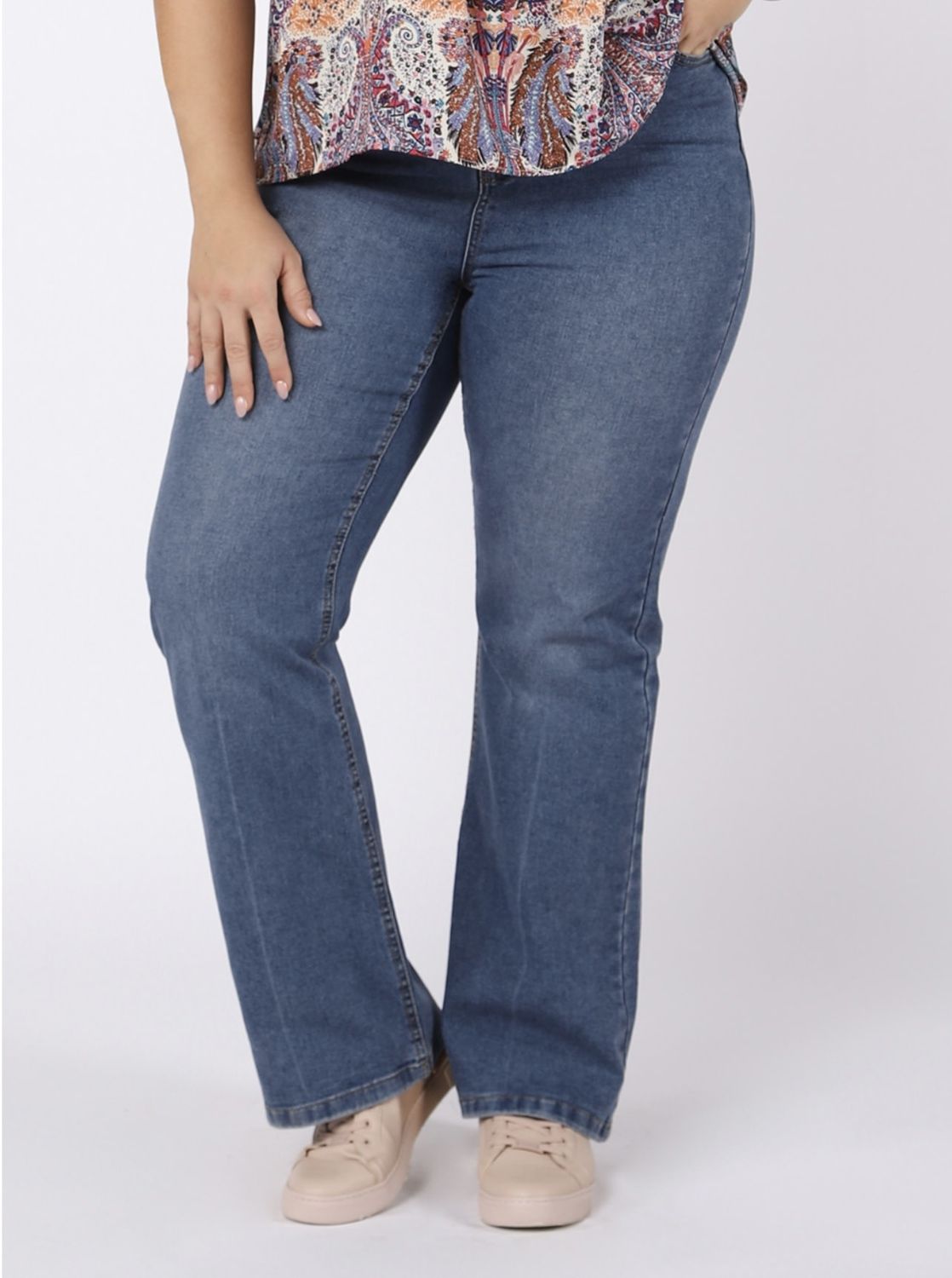 High Rise Mom Straight Jean