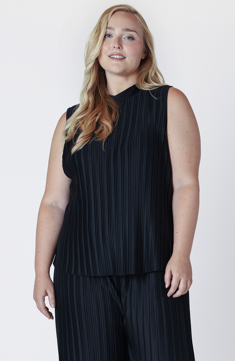 Sleeveless Mockneck Pleated Blouse