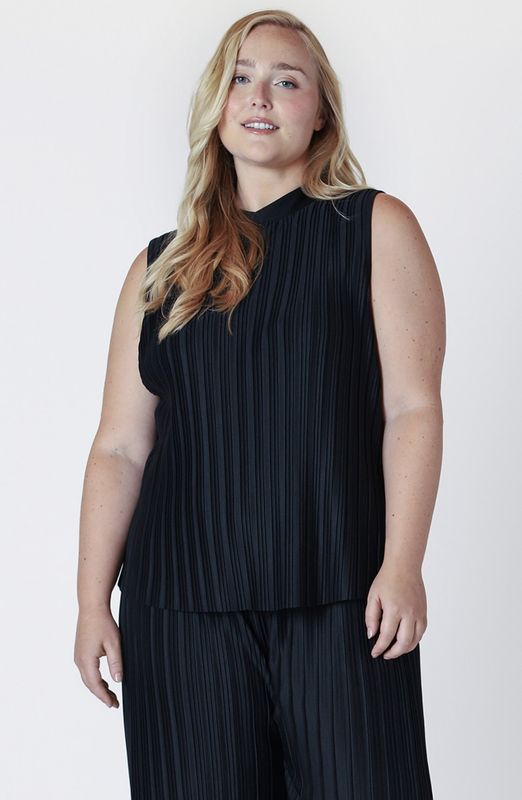 Sleeveless Mockneck Pleated Blouse