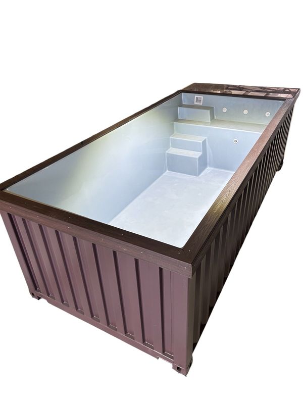 20ft insulated container pool w/16ft swimming area