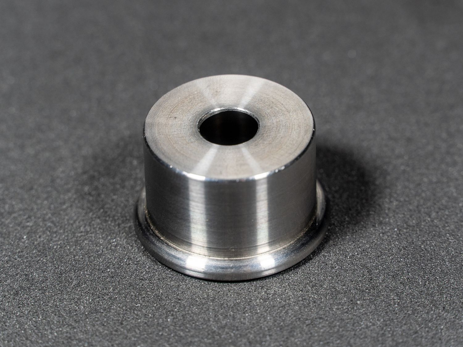 Track cap for measuring roller