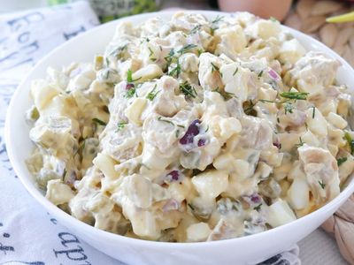 Sałatka śledziowa z ogórkiem (500g)