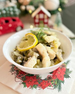 Sałatka śledziowa z ogórkiem