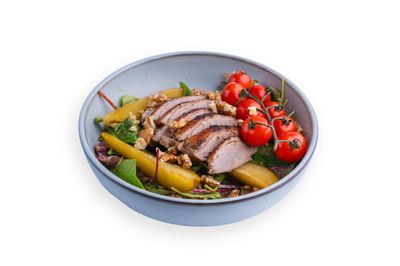 Sałatka z kaczką i karmelizowaną gruszką