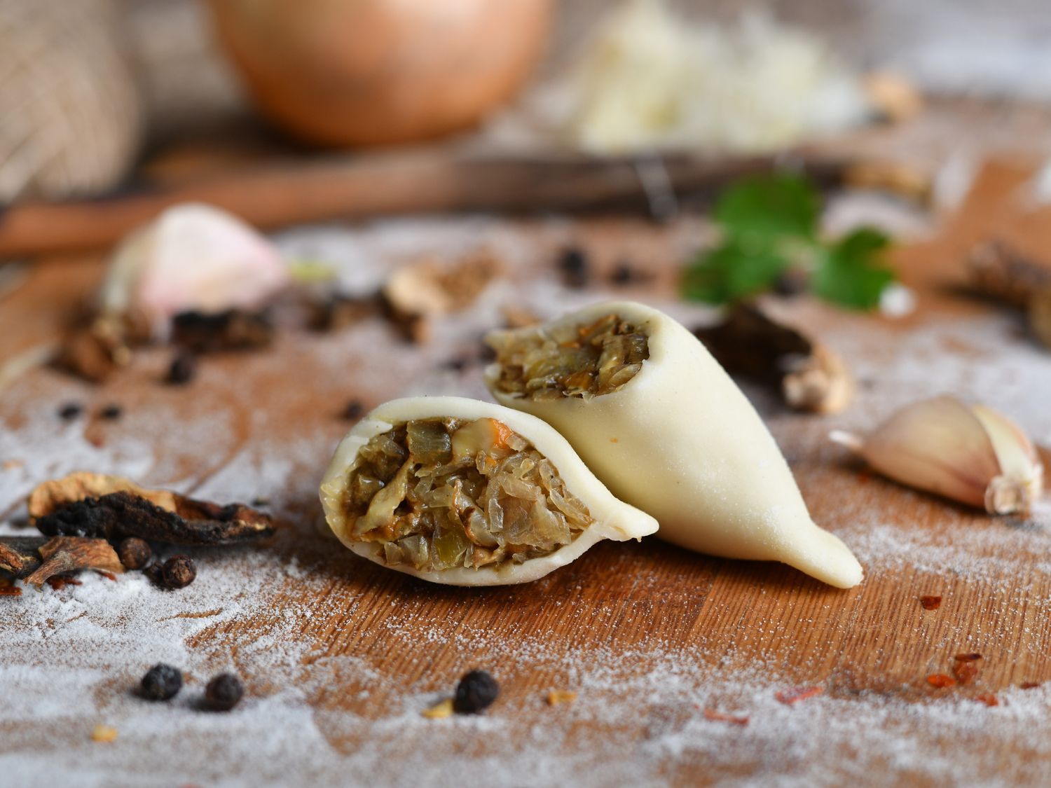 Pierogi z kapustą i grzybami