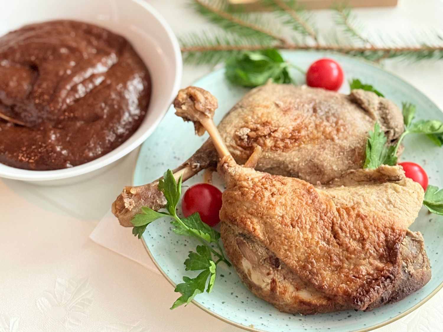 Pieczone udko z kaczki z sosem śliwkowym (ok. 170g)