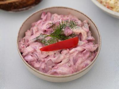 Sałatka śledziowa z burakiem