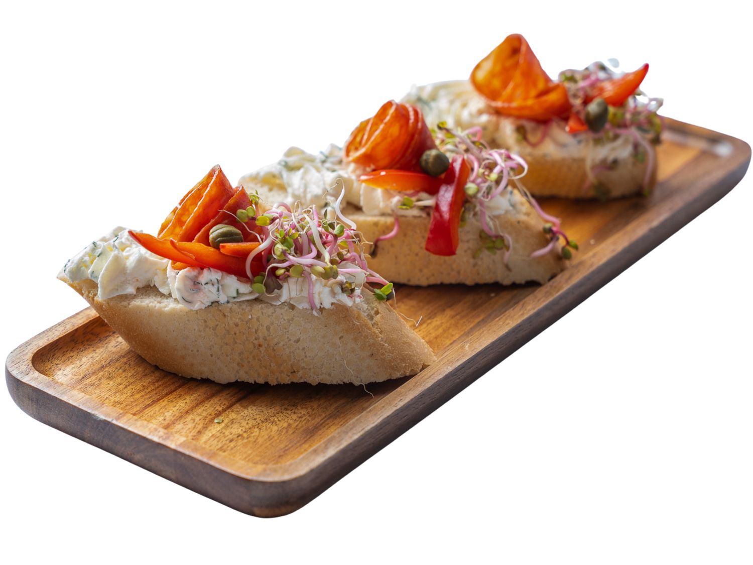 Mini kanapeczka z chorizo, kaparami i papryką