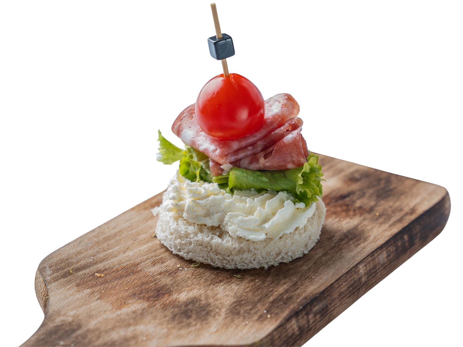 Mini kanapeczka z salami, serkiem i sałatą