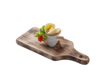 Rolls z szynką, żółtym serem i pomidorkiem koktajlowym