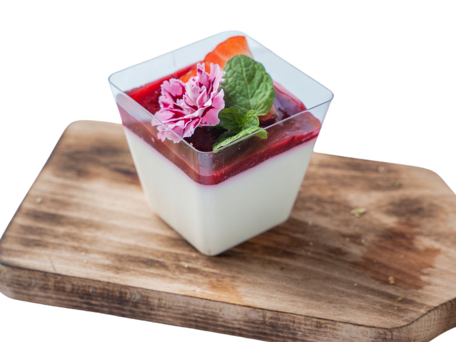 Panna cotta z musem z owoców leśnych