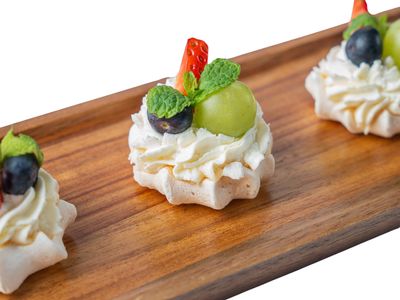 Mini beza z mascarpone i owocami