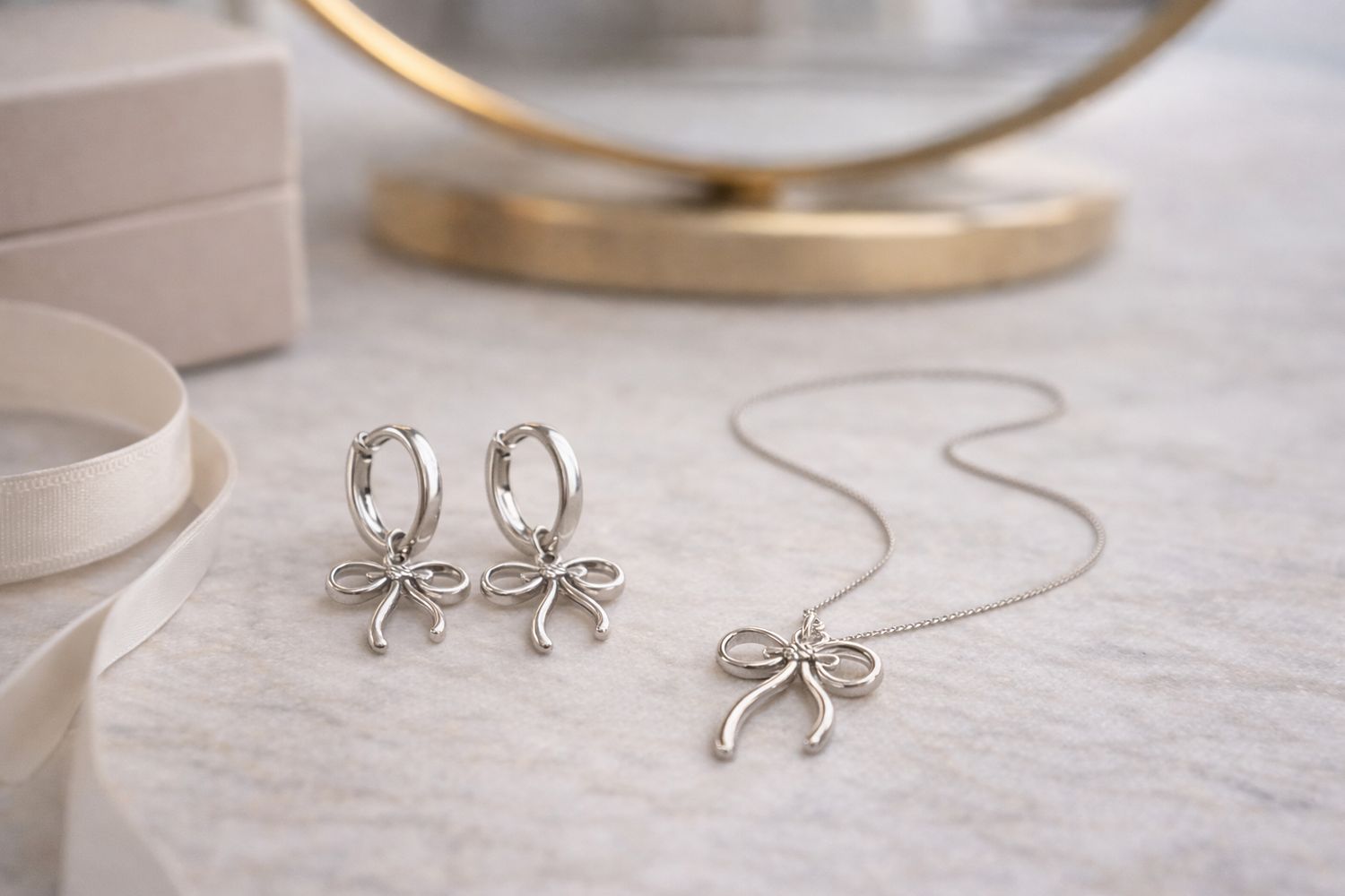 Sieradenset  met stikhanger - zilver of goud