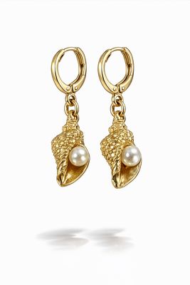 Gouden schelpenoorbellen met parel