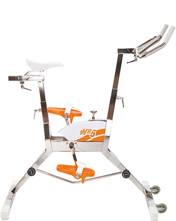 aquabike blanc et orange sur fond blanc