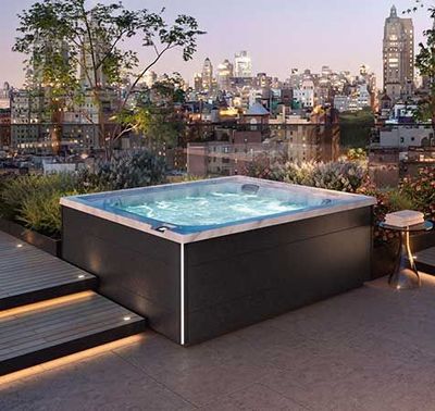 Spa moderne noir et blanc sur terrasse maison moderne home spa 