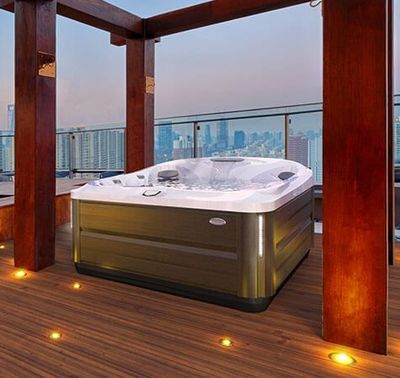 spa sur terrasse en bois Home spa