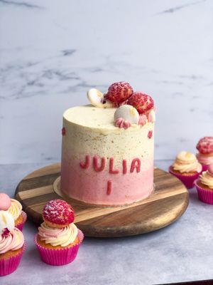 Kids &amp; Celebration Cakes