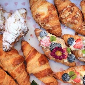 Traktatie box: Mini Croissant Box