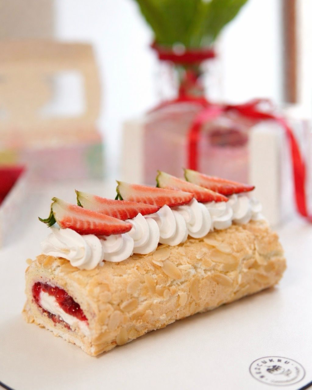 Roláda Meringue Jahoda