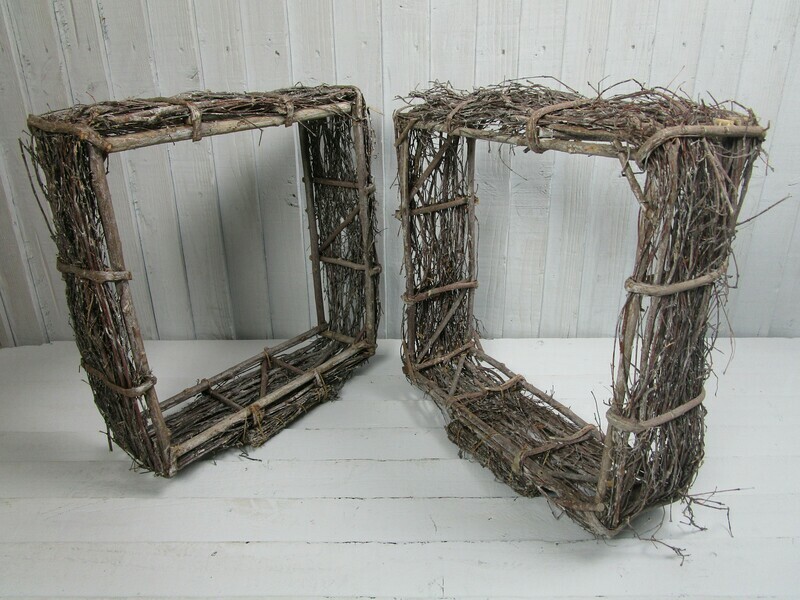 Twig Frame Large. HS Code: 0603000000 Country Of Origin: South Africa