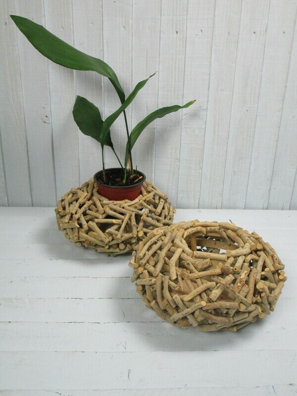 Twig Bowl Round. HS Code: 0603000000
Country Of Origin: South Africa