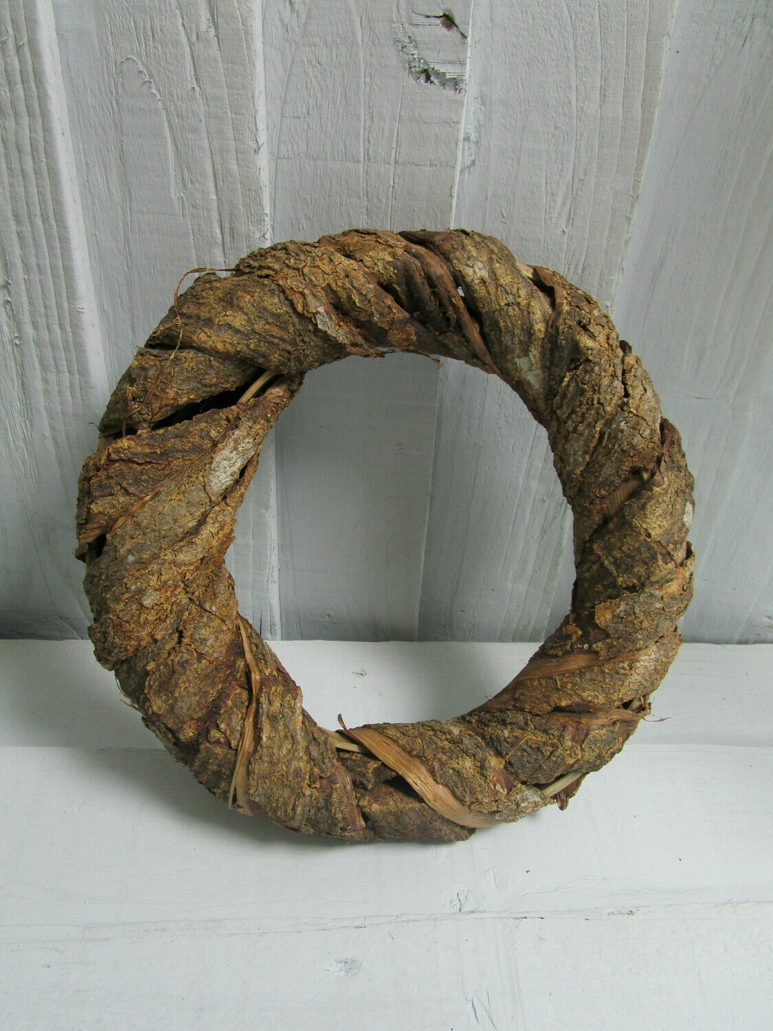Wrapped Bark Ring. HS Code: 0603000000
Country Of Origin: South Africa
