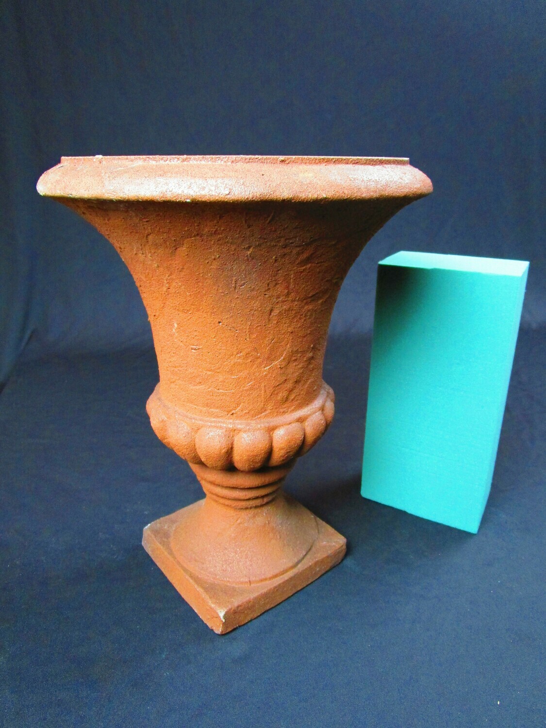 Urn Rustic Resin Type
