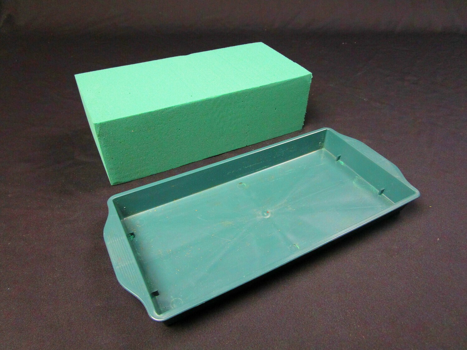 Oasis Single Block Trays Per Pack Of 5. HS Code: 39231090 Country of origin: United Kingdom