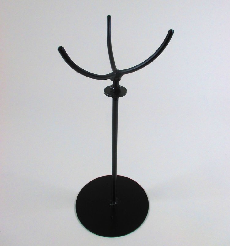 Cradle Stand for 7&quot; Styrofoam Sphere/Oasis Sphere /Willow Sphere
HS Code: 9403200030
Country Of Origin: Ireland