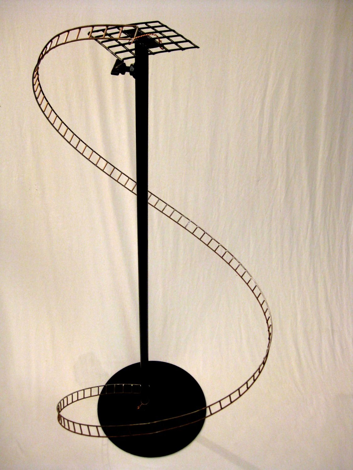 Mesh Strip 8ft Light Gauge
HS Code: 9403200030
Country Of Origin: Ireland