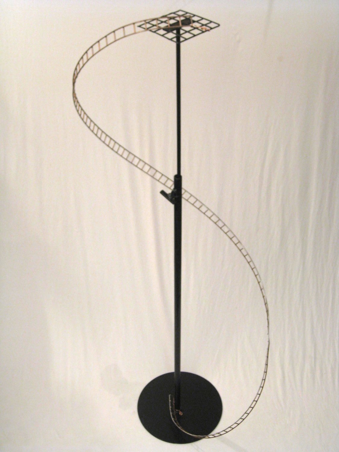 Adjustable Grid Stand With Swivel Top 36&quot; - 47&quot; High
HS Code: 9403200030
Country Of Origin: Ireland