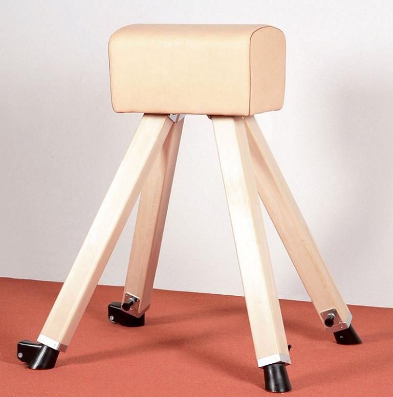 Turnbock mit Holzbeinen - verschiedene Größen Turnbock mit Holzbeinen - verschiedene Größen