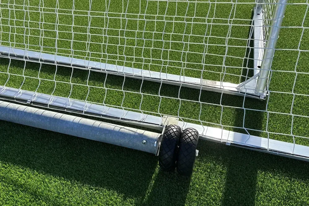 Stahlbefüllte Gewichte mit Rädern für vorhandene Fußballtore - verschiedene Ausführungen
