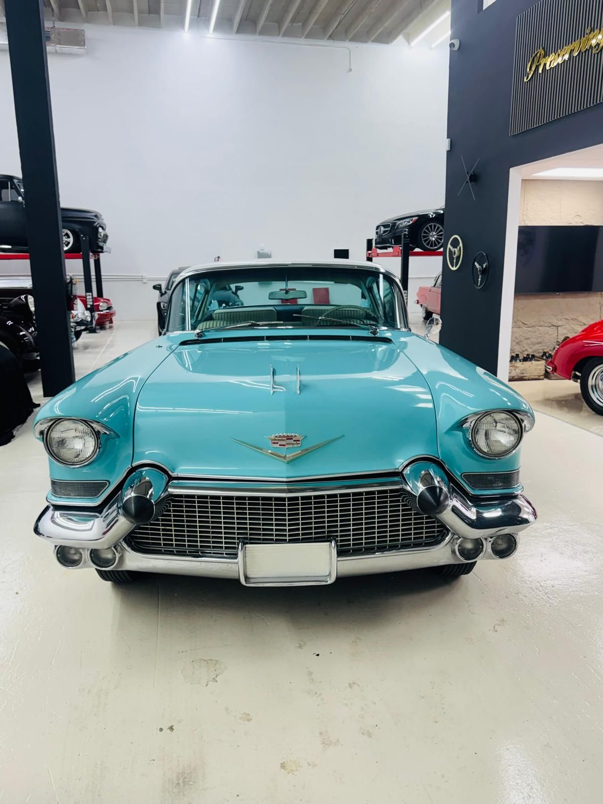 Cadillac Coupe de ville 1957