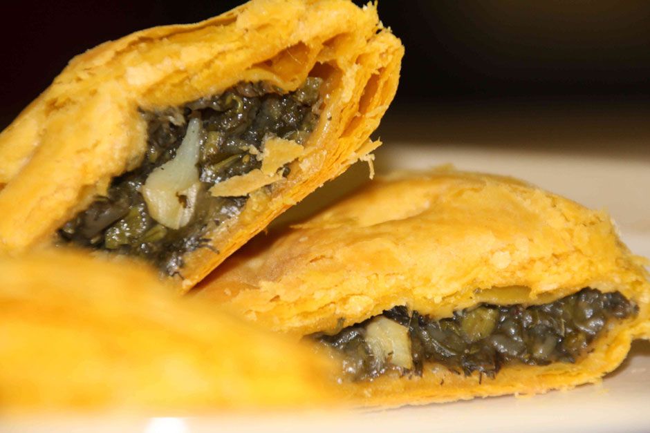 Saltfish & Callaloo Jamaican Patties (x12 regular patties)