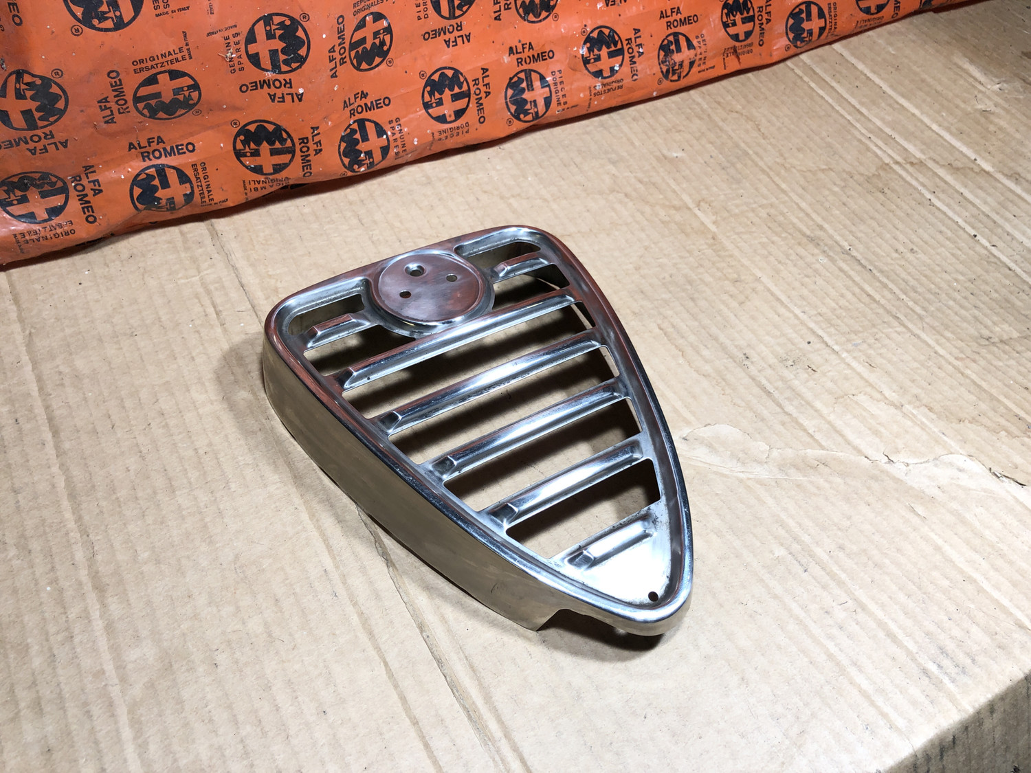 GTA/ Giulia Super Centre Heart Shaped Grille