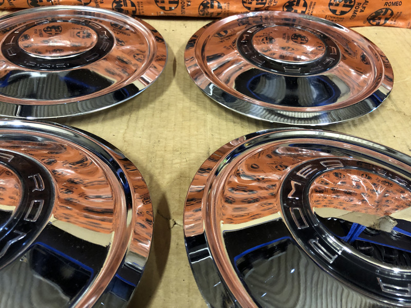 Giulia Sprint GT/ Giulia Ti Hubcap Set