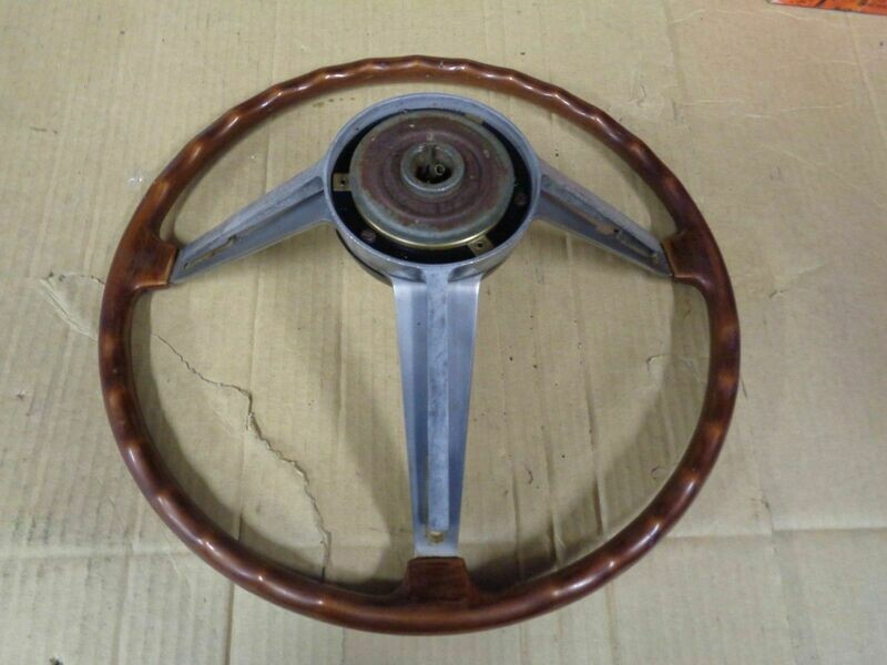 Montreal RHD Steering Wheel