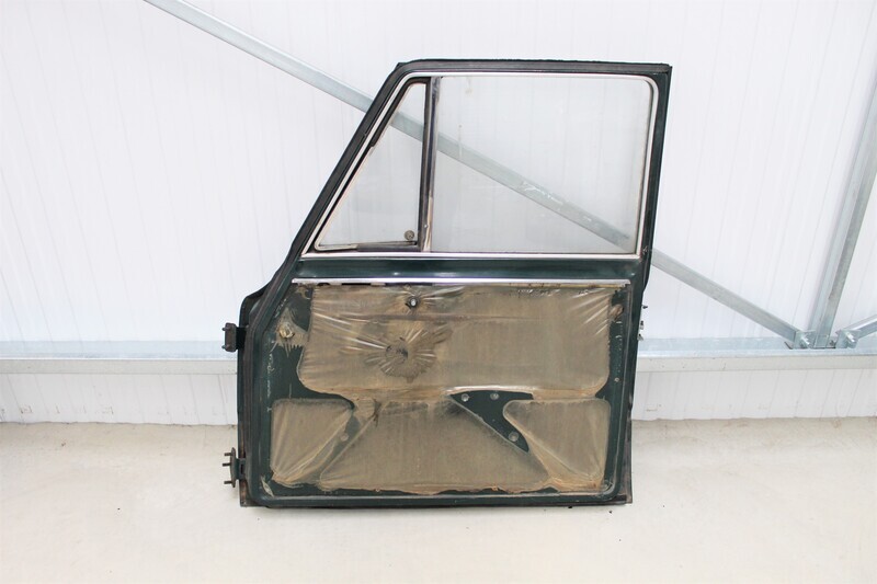 Giulia Super Front Door, Right Side